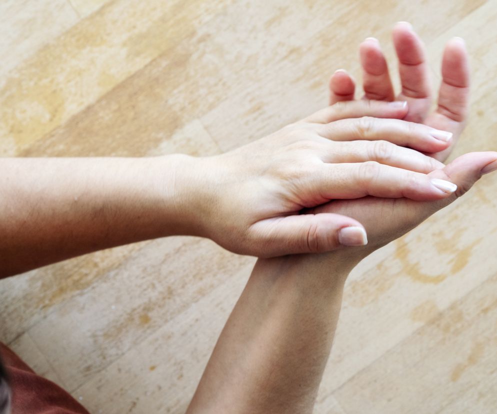 Zespół Raynauda czy choroba Raynauda? Objaw Raynauda - przyczyny i leczenie