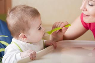 Rozszerzanie diety. Co może jeść dziecko w 4. miesiącu, a co w kolejnych miesiącach życia?