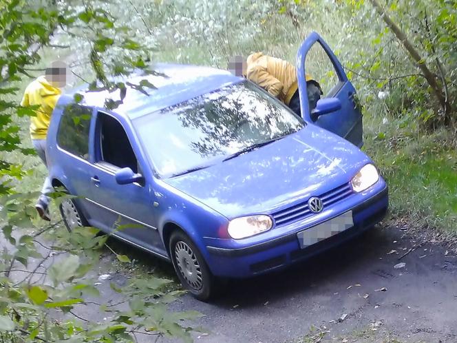 Zatrzymali swoje auta i pozbyli się śmierci! Wszystko pod okiem kamer [ZDJĘCIA]