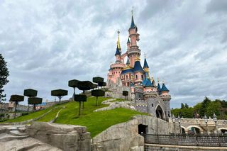 Zorganizował ślub z 9-latką w Disneylandzie. Wcześniej był oskarżony o wykorzystanie dwóch 15-latek!