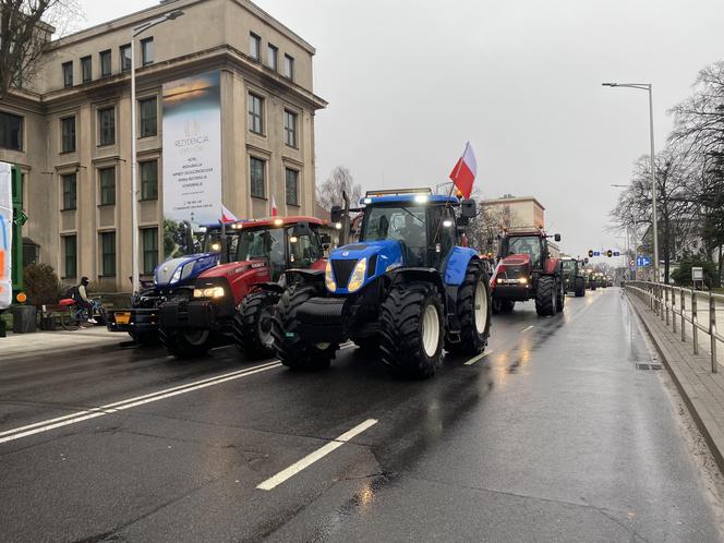 Strajk rolników w centrum Zielonej Góry. Przedsiębiorcy wyjechali na ulice 