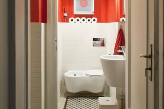 Walentynkowa czerwona łazienka