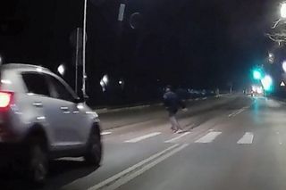 Mrożące krew w żyłach sceny na przejściu dla pieszych. Wszystko nagrała kamera dziękuję