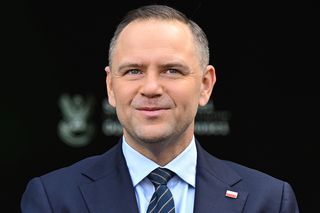 Tak ma na drugie imię Karol Nawrocki. Mało kto o tym, wie a popularność imienia rośnie 