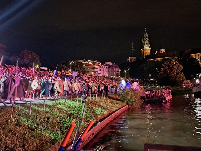 Małopolskie Królewskie Widowisko na Wiśle w ramach 24. Parady Smoków
