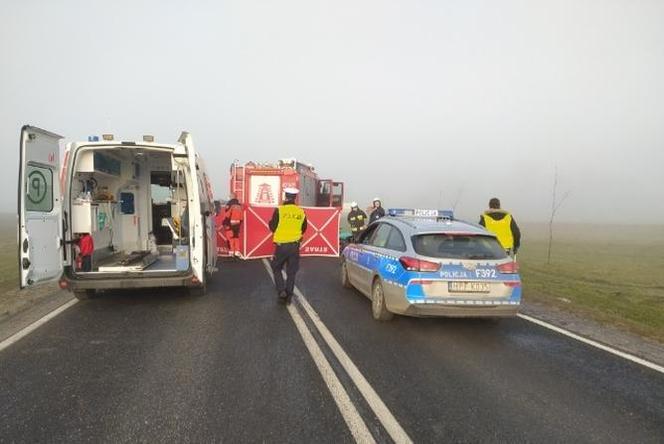 KOSZMARNY wypadek w miejscowości Kliny. Jedna osoba NIE ŻYJE, druga poważnie ranna. Co tam się stało? [FOTO]