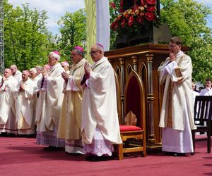 Pielgrzymka mężczyzn do Piekar Śląskich 2025. Tysiące wiernych na Kalwaryjskim Wzgórzu
