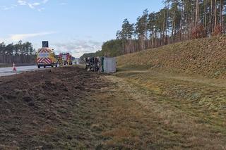 Przewrócona ciężarówka na autostradzie A2 w lubuskiem