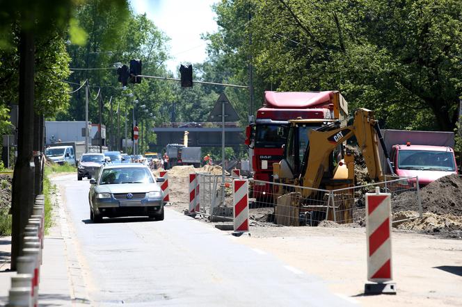 Budowa zapory przeciwpowodziowej blokuje miasto