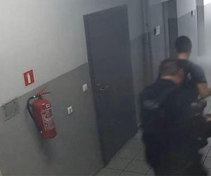 Atak na ratownika i policjantów w Lubinie. „Groził śmiercią, próbował uderzyć”