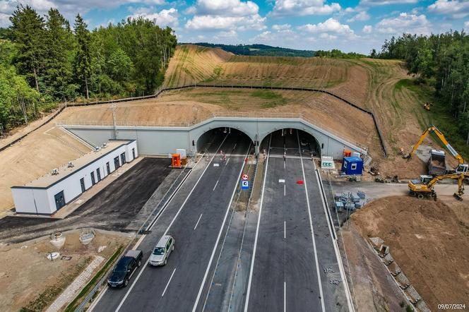 Odcinek Bolków – Kamienna Góra liczy w sumie nieco ponad 16 kilometrów długości. W dłuższym tunelu będzie odcinkowy pomiar prędkości