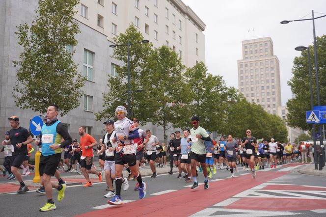 Uczestnicy Maratonu Warszawskiego 2025
