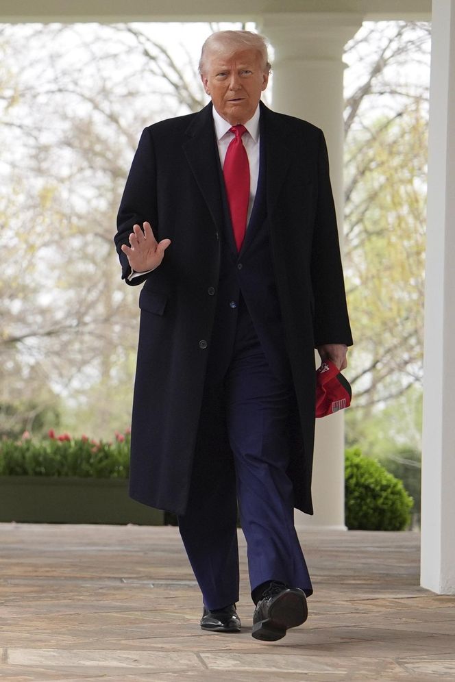 Trump ogłosił kolosalne cła. Tak ostro jeszcze nie było! "To bomba wymierzona w świat"