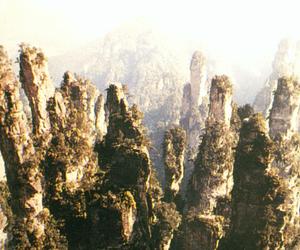 Co najmniej pięć ofiar śmiertelnych osunięcia ziemi w prowincji Hunan. Policja nadal szuka poszkodowanych