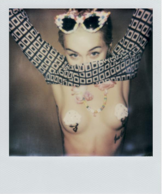 Miley Cyrus zupełnie NAGA