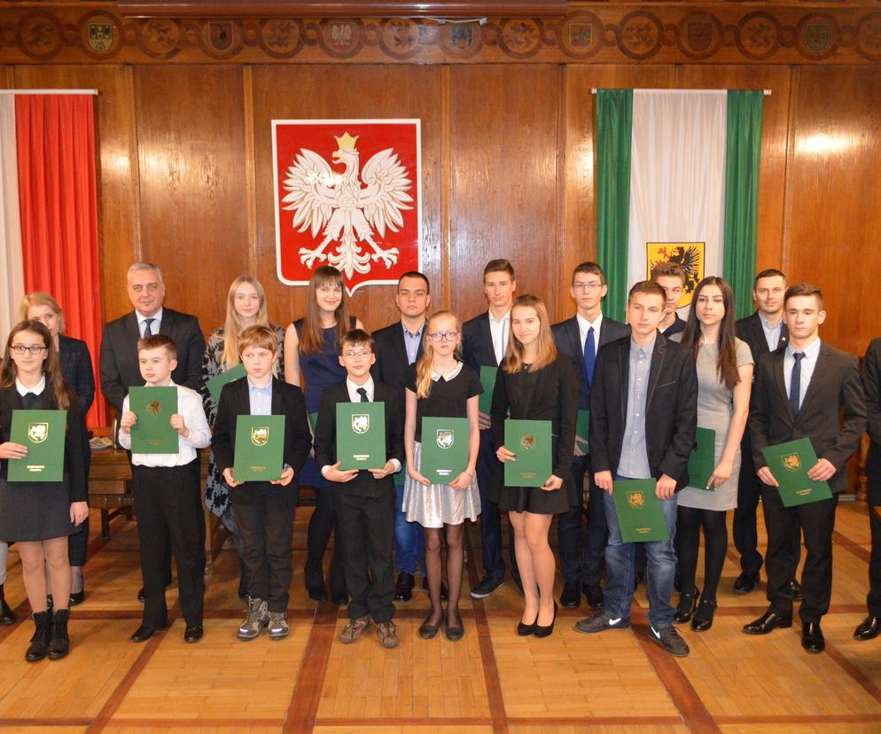 Burmistrz Szczecinka po raz kolejny przyzna coroczne stypendia dla zdolnych uczniów