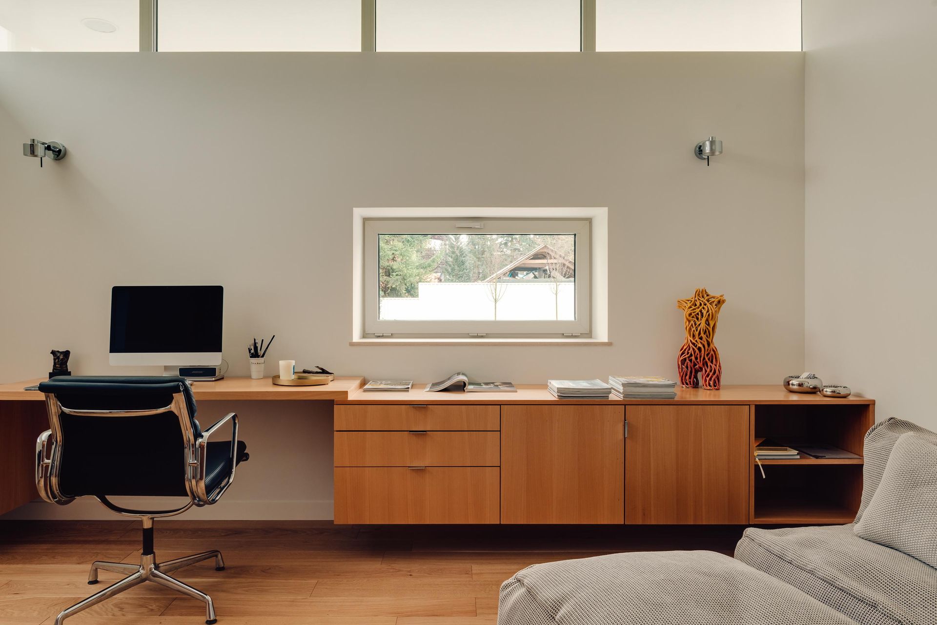 Dom z lewitującym dachem pod Warszawą. Fot. ONI Studio