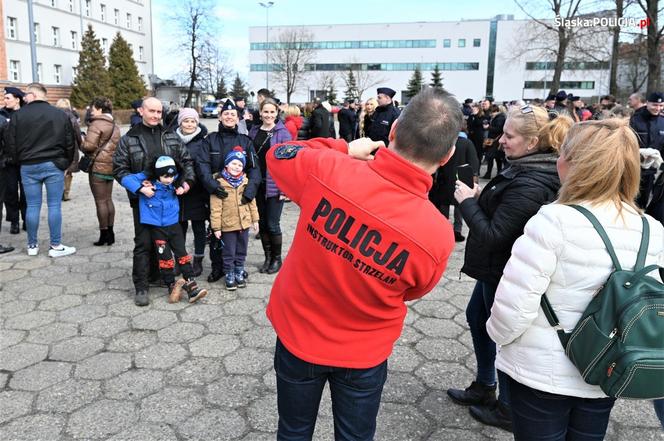 Śląska Policja przyjęła 84 policjantów. Wśród nich jest 15 kobiet