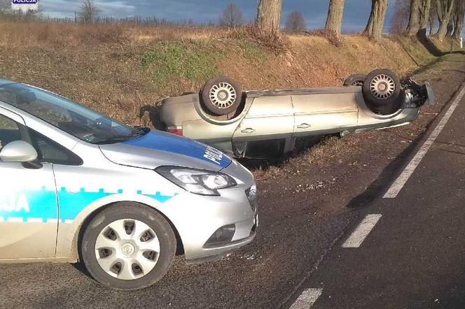 Z dwoma promilami dachował Oplem w rowie. Mężczyzna usłyszał już zarzuty