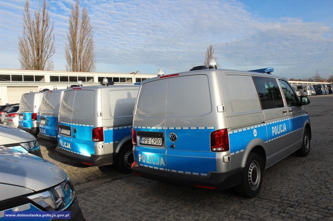 55 nowych radiowozów dla policjantów garnizonu dolnośląskiego