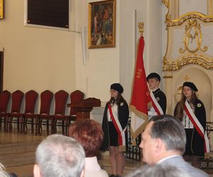 Jubileusz 40-lecia połączony był ze świętem szkoły, ponieważ obchodzi ona również 28. rocznicę nadania imienia.