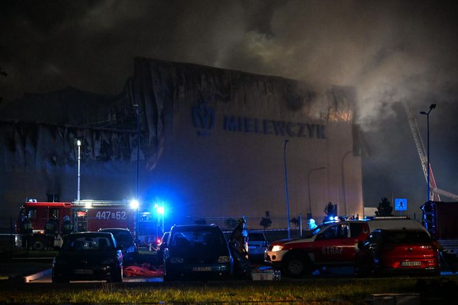 Pożar akumulatorowni na poddaszu zakładu przetwórstwa drobiu w Kawle