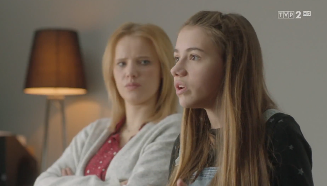 O mnie się nie martw 8 sezon, odcinek 6, Helenka (Maja Kwaśny), Iga (Joanna Kulig)