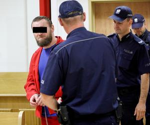 Przyznał się do zabójstwa policjanta. Radosław Ś. uśmiechał się podczas pierwszej rozprawy
