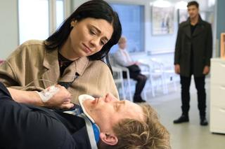 M jak miłość odc. 1711. Iza (Adriana Kalska), Marcin (Mikołaj Roznerski), Radek (Philippe Tłokiński) 