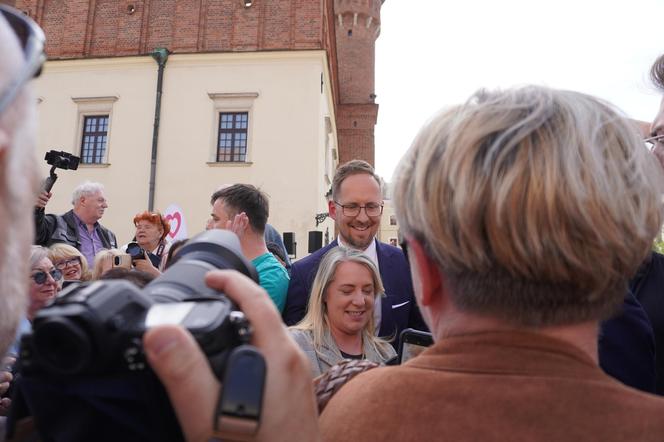 Rafał Trzaskowski poparł Jakuba Kwaśnego w walce o fotel prezydenta Tarnowa