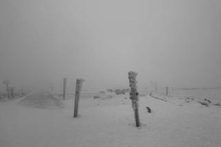 Sroga Śnieżka zimą! Te zdjęcia robią wrażenie! [GALERIA]