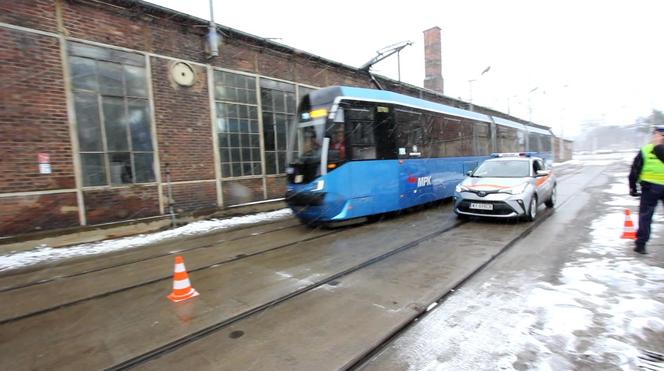 Kierowcy lekceważą ten przepis, wielu nie ma o nim pojęcia. To nagranie pokazuje, czym to grozi