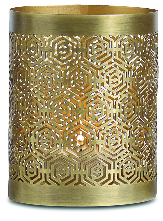 Nowe trendy: metalowy świecznik z wzorem koronki