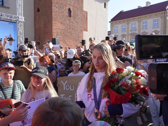 Tak mieszkańcy Tarnowa powitali Aleksandrę Kałucką, brązową medalistkę Igrzysk Olimpijskich w Paryżu!