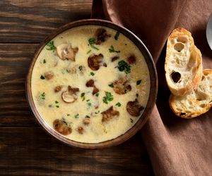 Najprostsza pieczarkowa na mięsie mielonym - gotowa w 15 minut