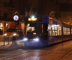 Autobusy i tramwaje w Krakowie pojadą inaczej! Powodem zmiana czasu na zimowy