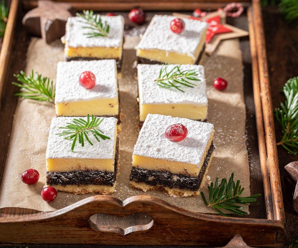 Kremowa kokosanka z makiem. Świąteczne ciasto, które zachwyci od pierwszego kęsa