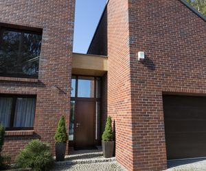 Inspiracją dla tyskiego domu były architektura holenderska oraz śląskie familoki