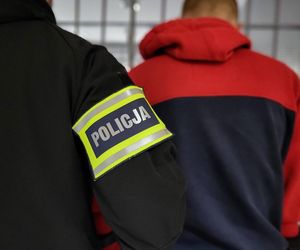 Rzucili się na niego we trzech. Brutalny atak na stacji benzynowej w Kujawsko-Pomorskiem 