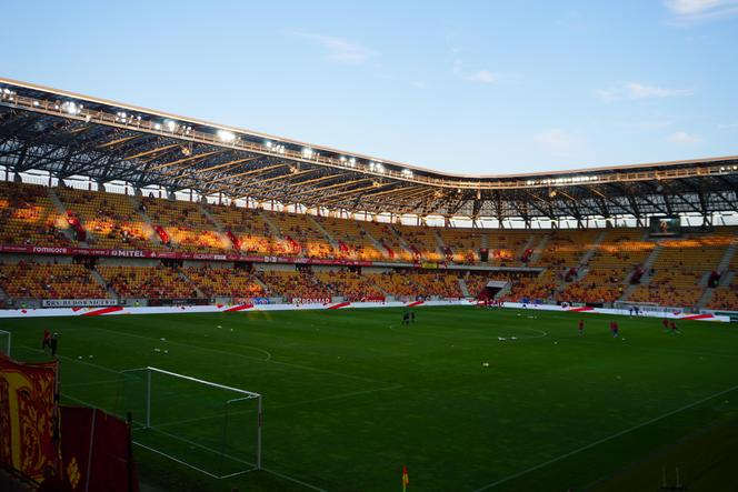 Jagiellonia-Poniewież. Liga Mistrzów i Eska Summer City na Stadionie Miejskim w Białymstoku