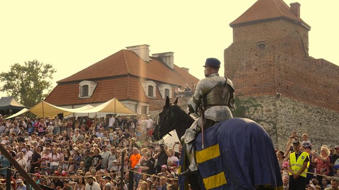 Co roku turniej rycerski na Zamku w Liwie przyciąga coraz większą rzeszę odbiorców
