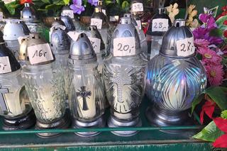 Wszystkich Świętych 2023. Ile w Krakowie trzeba zapłacić za znicze?