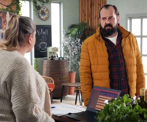 Barwy szczęścia odc. 3233. Borys (Jakub Wieczorek), Aldona (Elżbieta Romanowska)