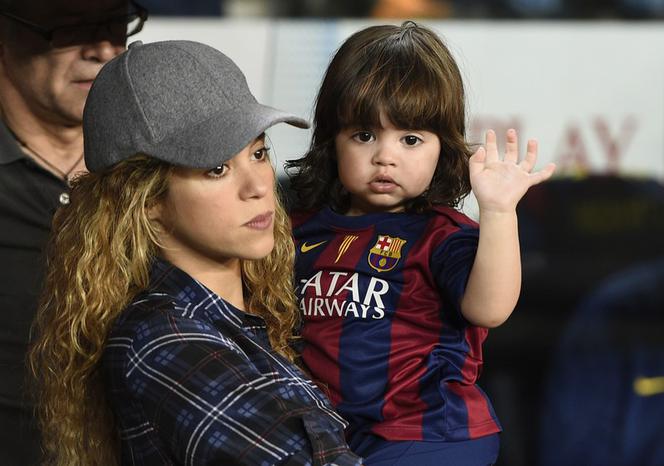 Shakira z synem na meczu Barcelony! Milan kibicuje TATUSIOWI? Zobaczcie ZDJĘCIA! :)