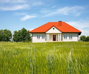 Blachodachówka bez tajemnic. Na co zwrócić uwagę przy zakupie blachodachówki?