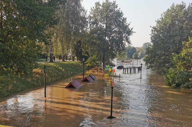 Powódź w Żaganiu. Tak wygląda ul. Dworcowa