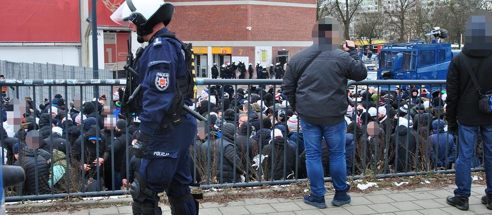 Kibole ŁKS i GKS Tychy zdemolowali sektor na stadionie Widzewa