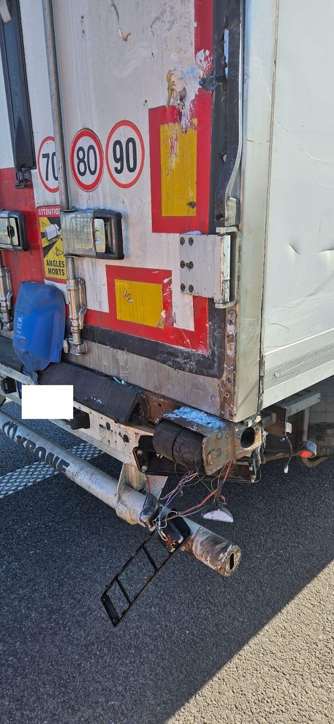 Wypadek na S5 koło Leszna. Zderzyły się bus i samochód ciężarowy