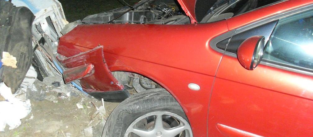 Pirat drogowy pod wpływem amfetaminy uciekał przed policjantami. Staranował radiowóz [ZDJĘCIA]