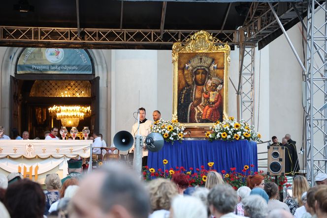 76. rocznica Cudu Lubelskiego. Procesja różańcowa w centrum Lublina